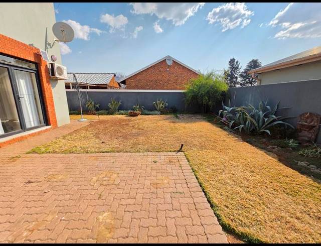 3 BEDROOM TOWNHOUSE FOR SALE IN MEYERTON CENTRAL